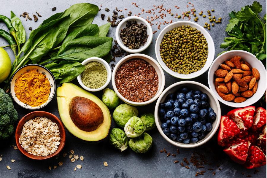 Aliments bonne mine riches en antioxydants, vitamines et fibres pour une peau éclatante et un teint lumineux naturellement.